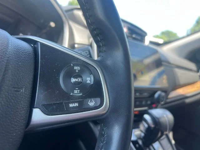 Used 2017 Modern Steel Metallic Honda Touring image 22