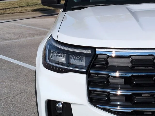 New 2026 Star White Metallic Tri-Coat Ford Active image 10