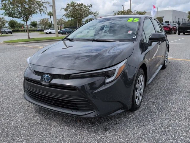 Certified Used 2025  Toyota LE image 8