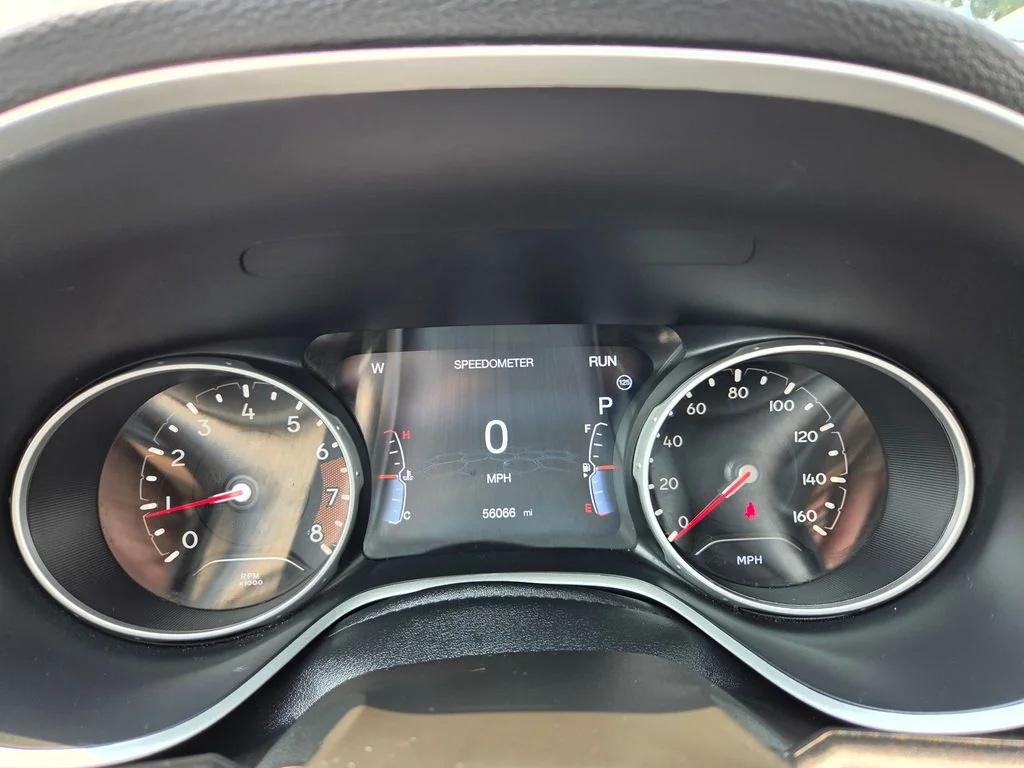 Used 2019 White Clearcoat Jeep Limited image 21