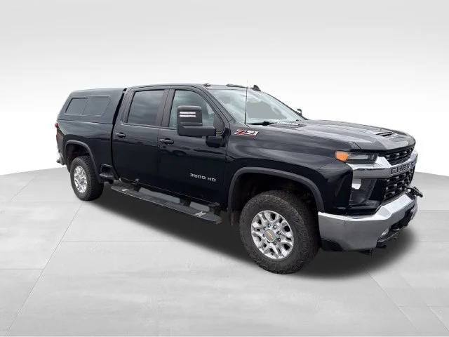 Used 2023 BLACK Chevrolet LT image 7