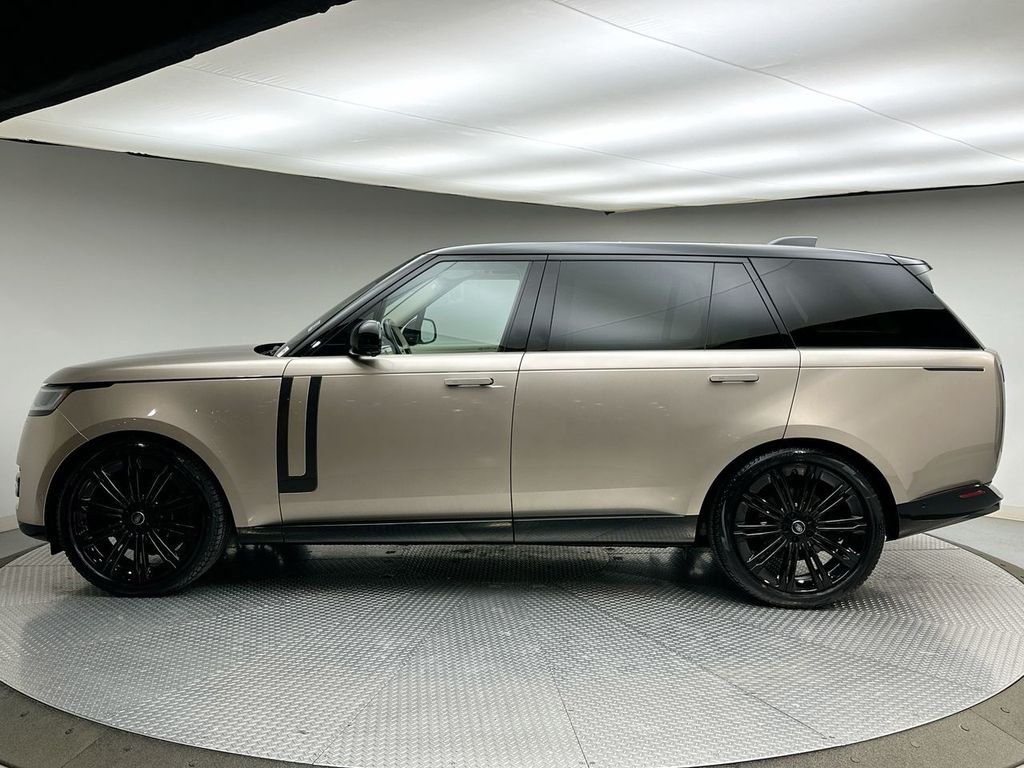 Used 2023 Batumi Gold Premium Metallic Land Rover SE image 10