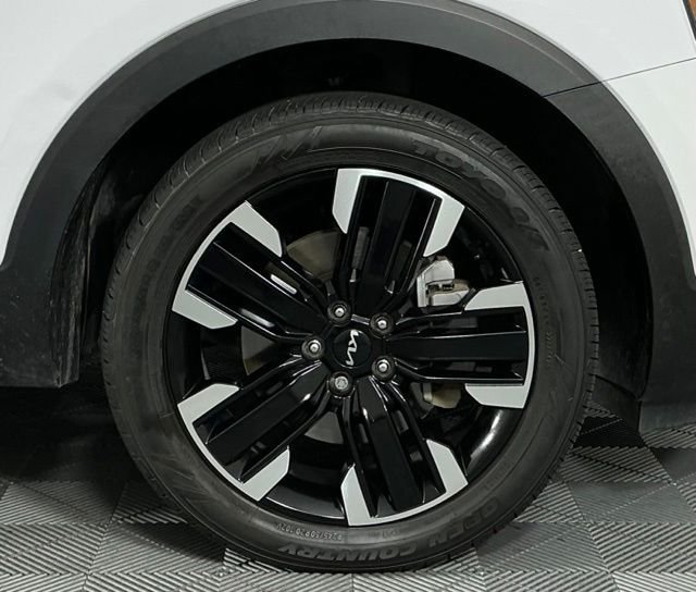 Used 2024 White Kia SX image 8