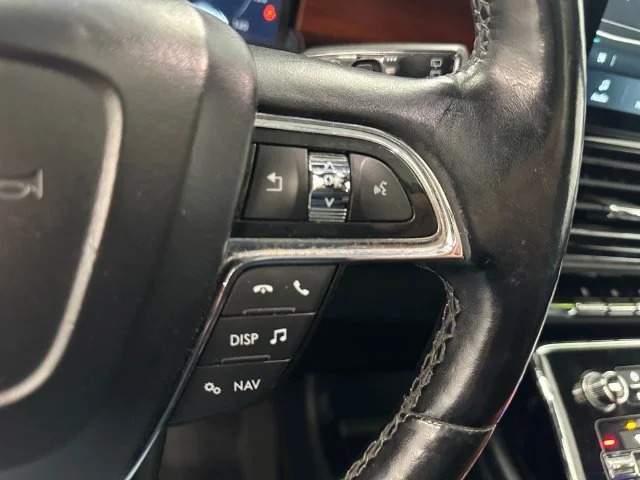 Used 2021 Black Lincoln Reserve image 34