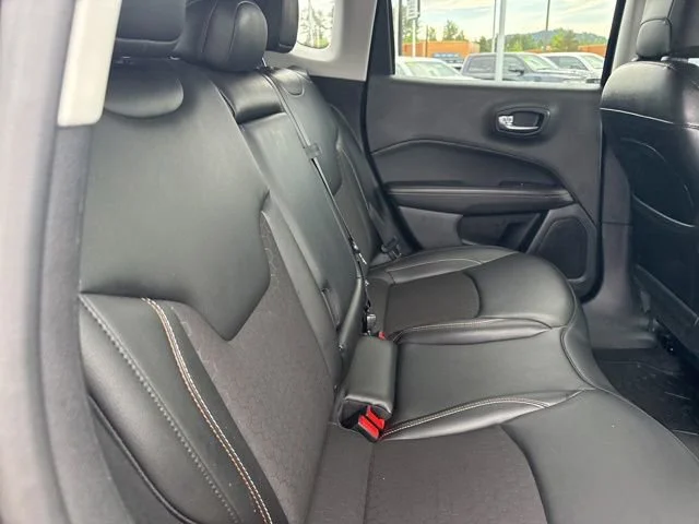 Used 2021 Granite Crystal Metallic Clearcoat Jeep Latitude image 13
