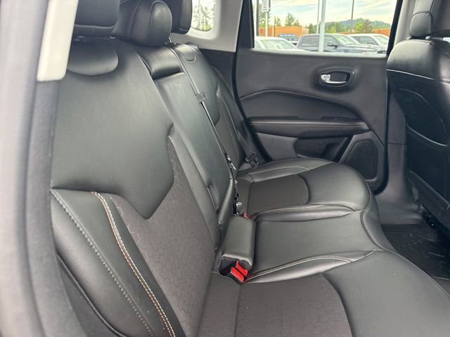 Used 2021 Granite Crystal Metallic Clearcoat Jeep Latitude image 13
