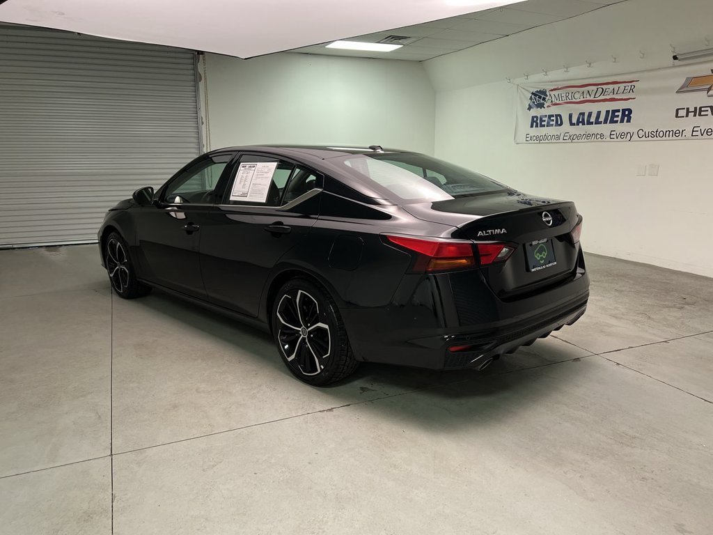 2025 Nissan Altima SR - Photo 6