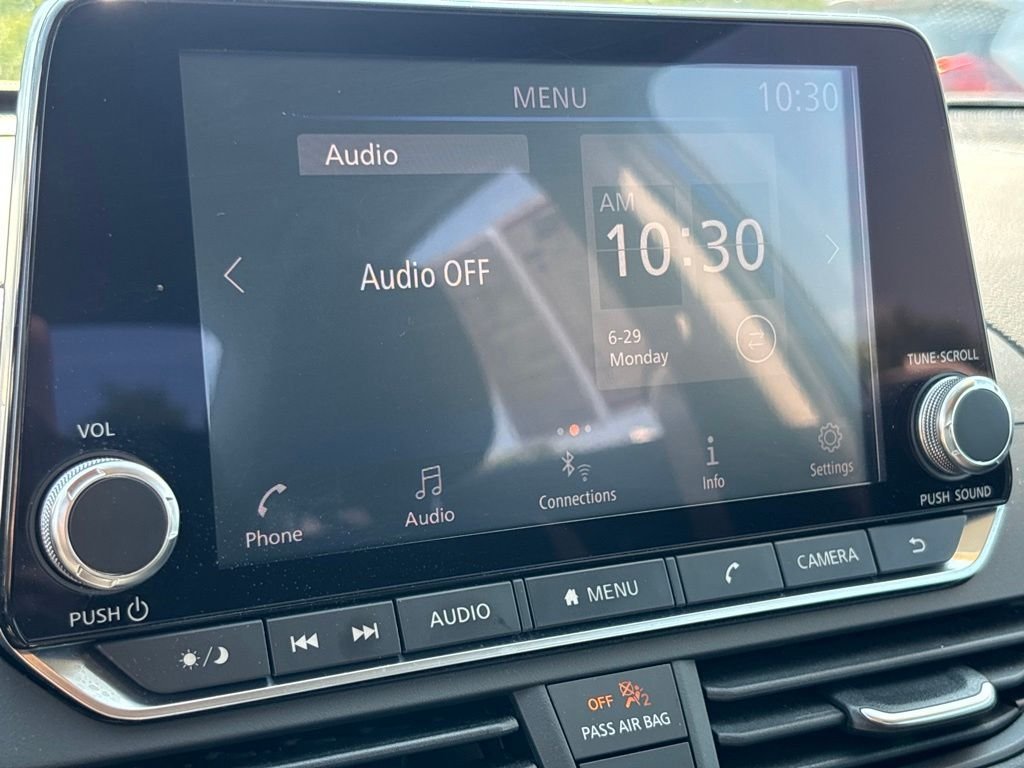Used 2019 Blue Nissan 2.5 S image 23