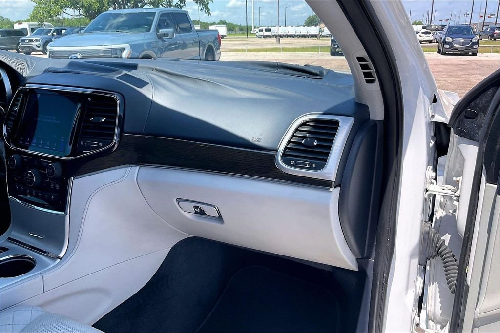 Certified Used 2019 Bright White Clearcoat Jeep Summit image 23
