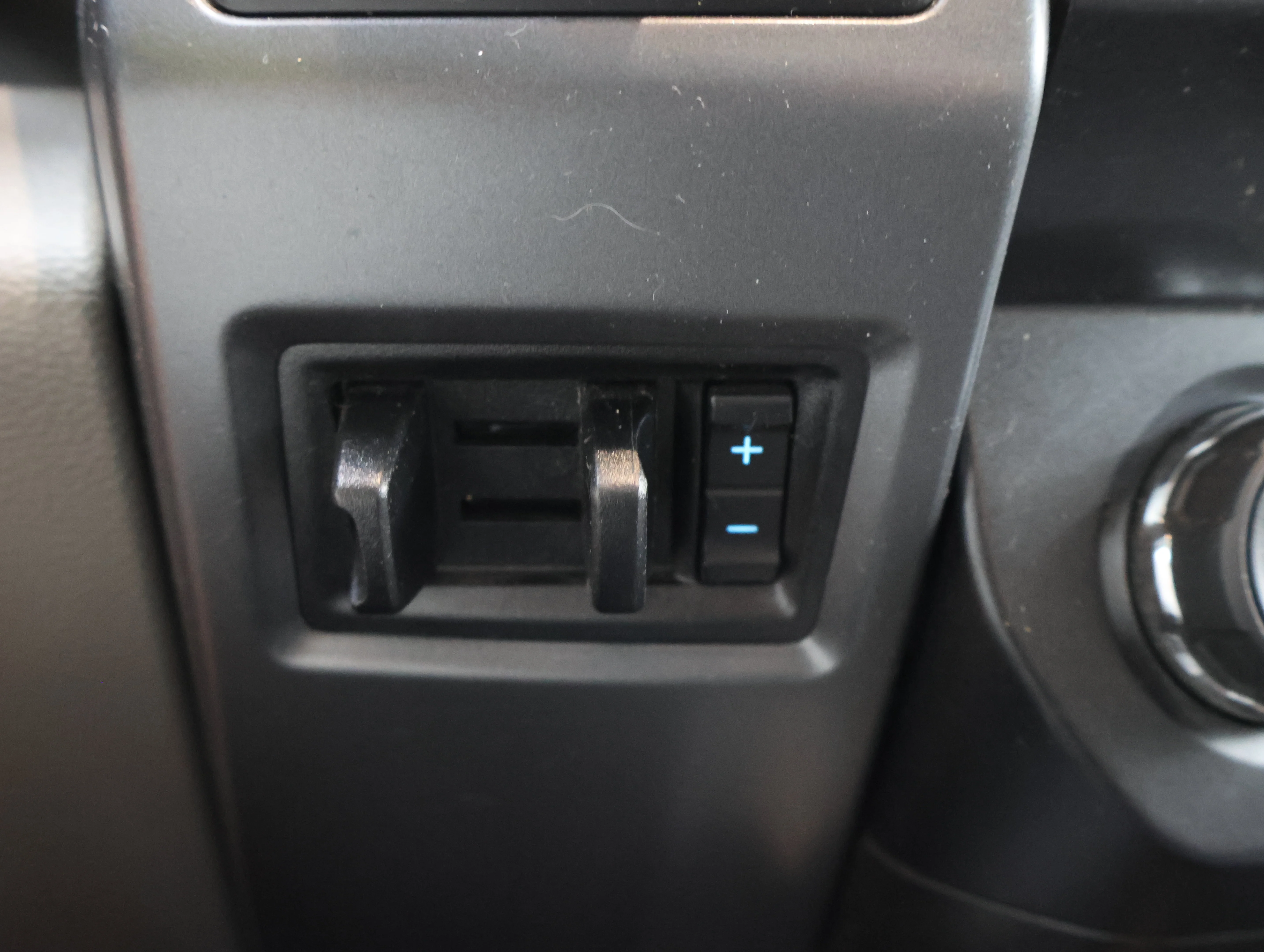 Used 2022 Oxford White Ford XLT image 45
