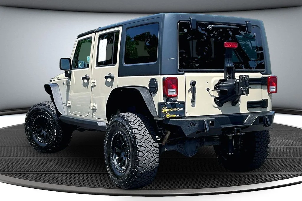 Certified Used 2018 Beige Jeep Unlimited Rubicon image 4