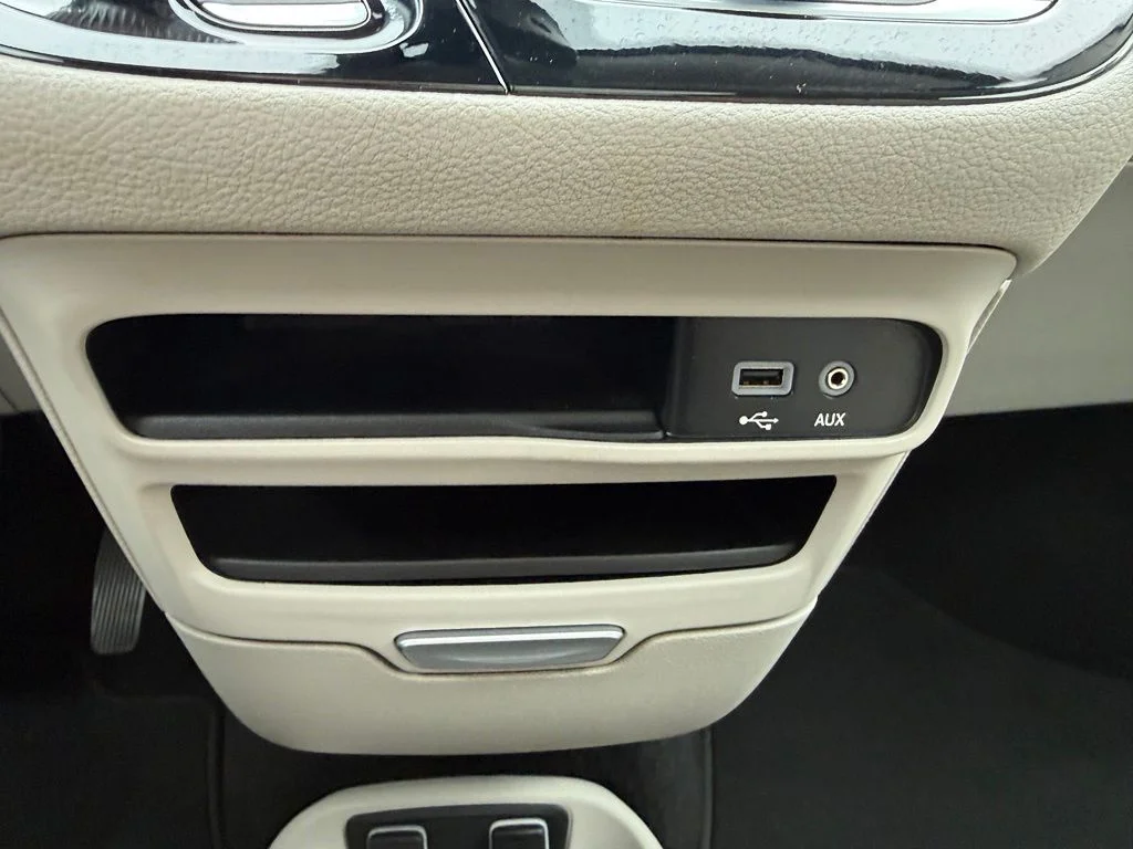 Certified Used 2017 Silver Chrysler Limited image 24