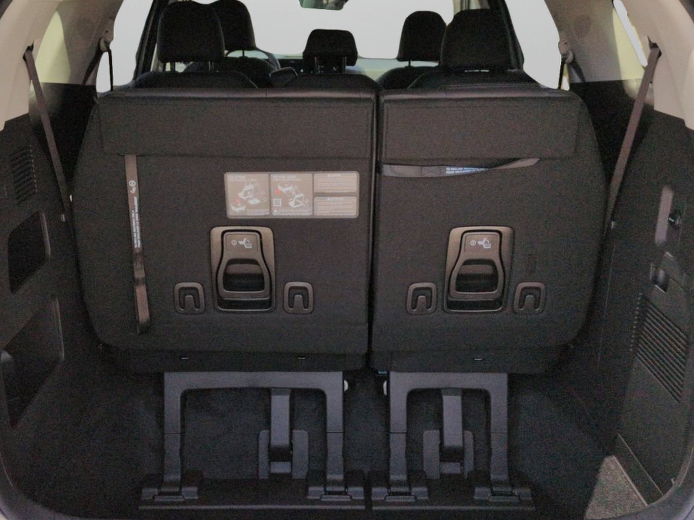 New 2027 Ceramic Silver Kia LXS image 15