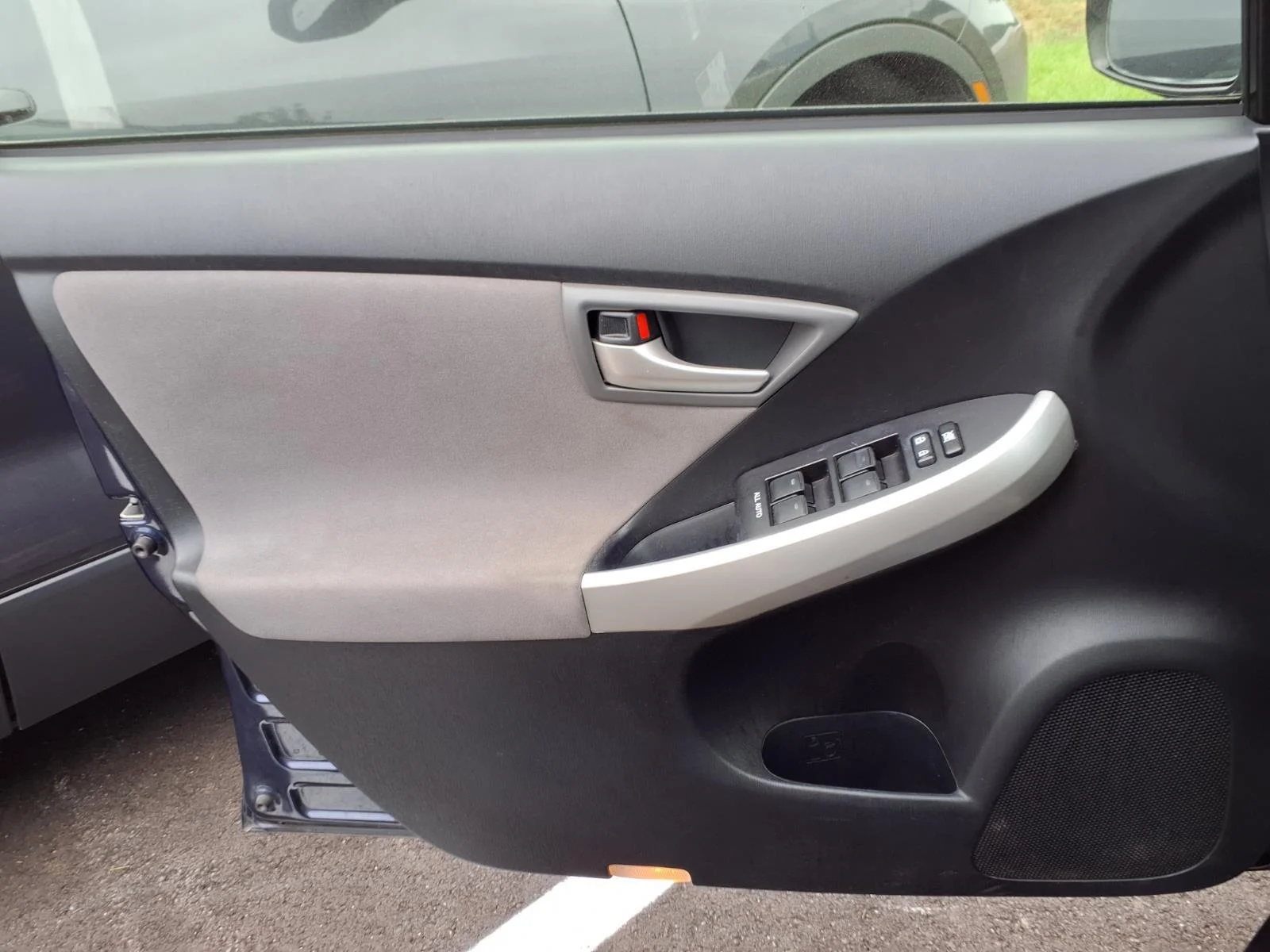 Used 2014 Nautical Blue Metallic Toyota Two image 13