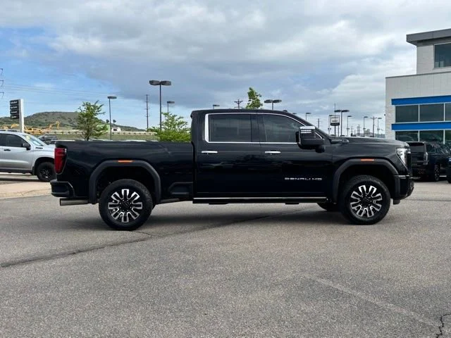 Used 2025 Onyx Black GMC Denali Ultimate image 6