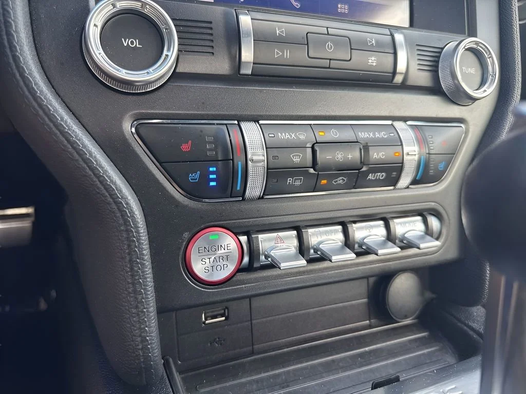 Used 2022  Ford GT image 20