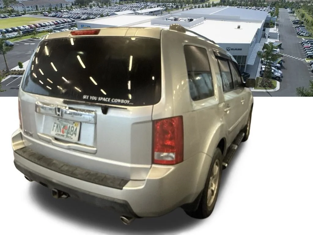 Used 2011  Honda EX-L image 4