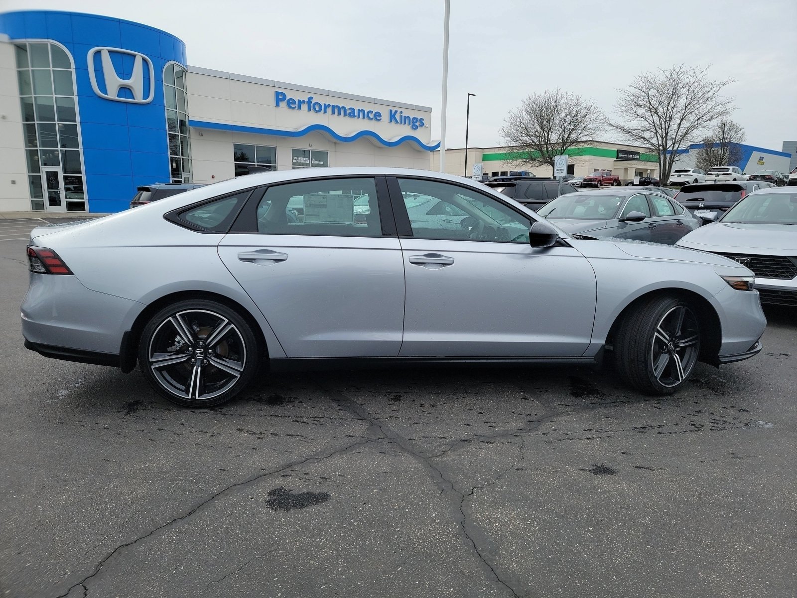 New 2026 Solar Silver Metallic Honda SE image 28
