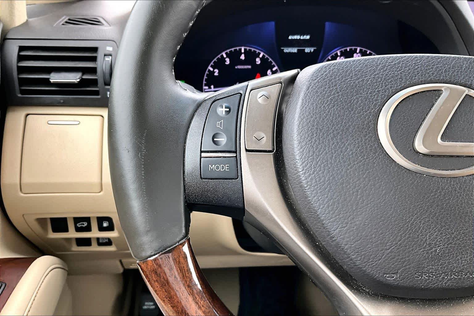 Used 2015 Starfire Pearl Lexus  image 24