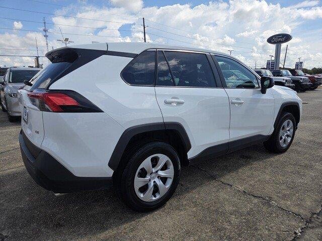 Used 2025 Ice Cap Toyota LE image 5