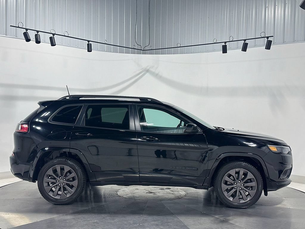 Used 2019  Jeep High Altitude image 10