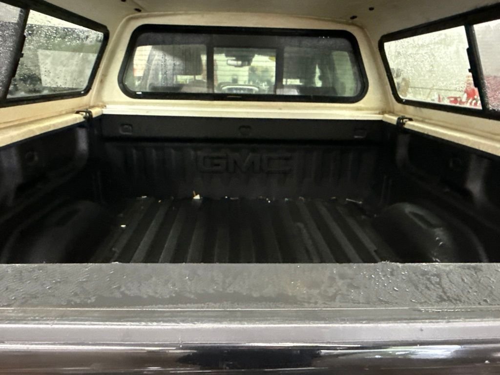 Used 2018 Black GMC SLT image 14