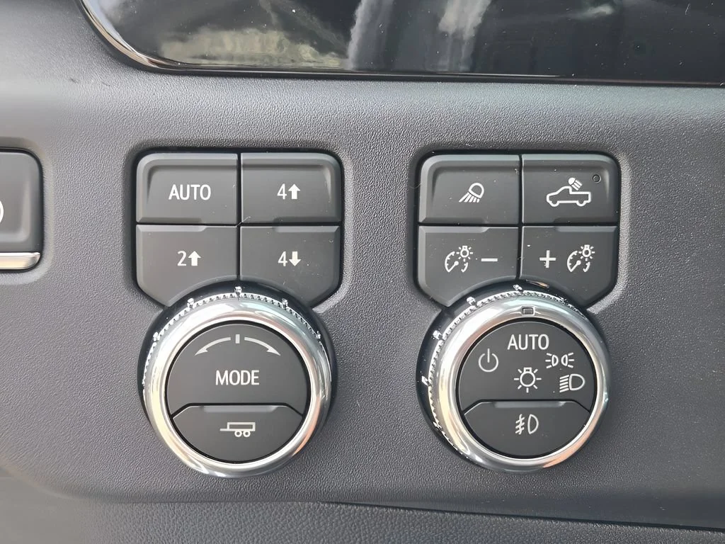 2026 GMC Sierra 1500 SLT - Photo 30