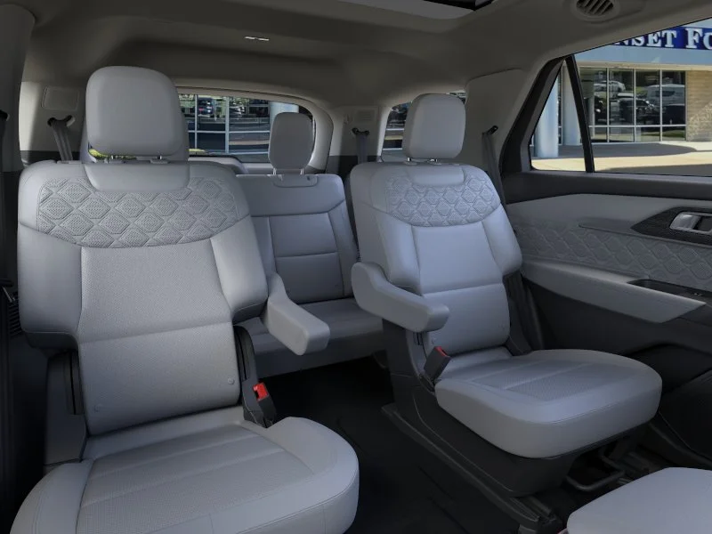 New 2026 Star White Metallic Tri-Coat Ford Platinum® image 11
