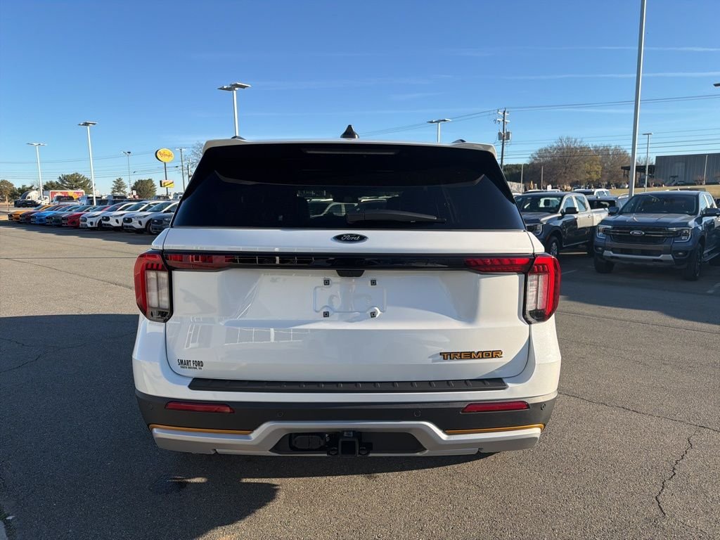 New 2026 Star White Metallic Tri-Coat Ford Tremor® image 4