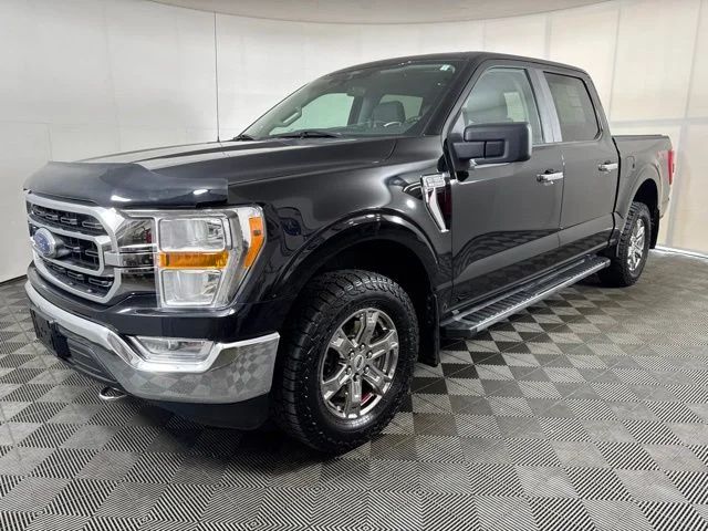 Certified Used 2021 Agate Black Metallic Ford XLT image 8
