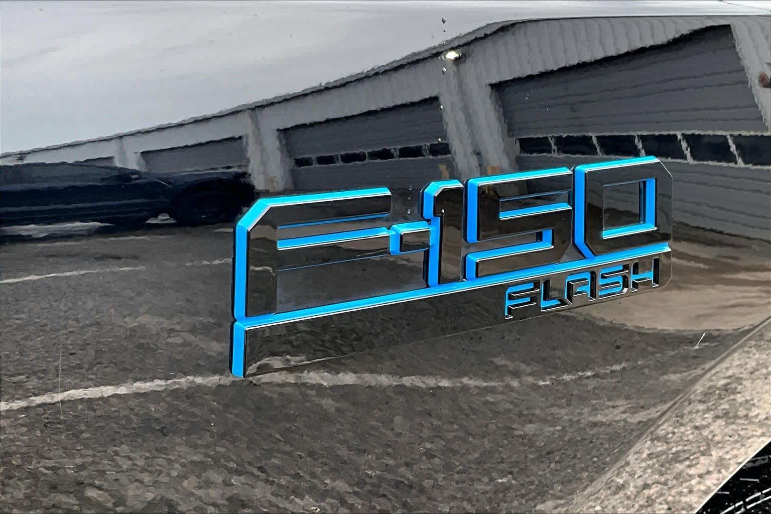 Used 2025 Agate Black Metallic Ford Flash image 9