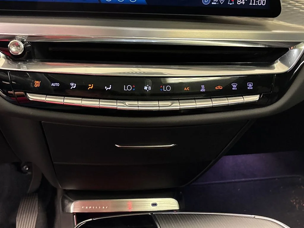2025 Cadillac LYRIQ Luxury 2 - Photo 43