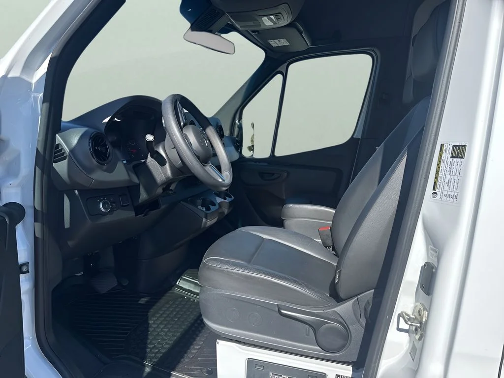 Used 2022 White Mercedes-Benz Passenger 144 WB image 9