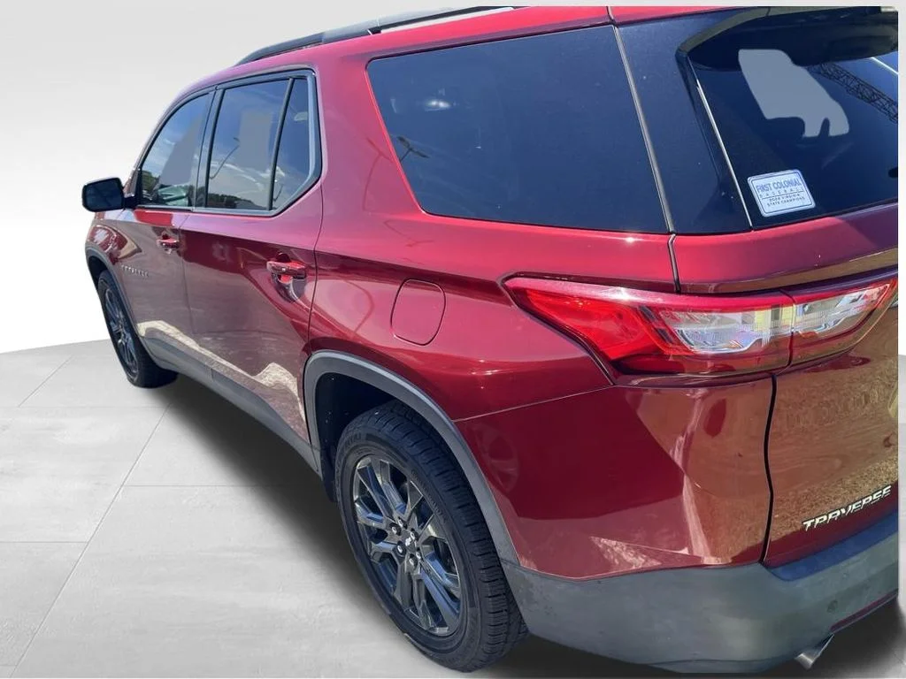 Used 2018 Red Chevrolet RS image 16