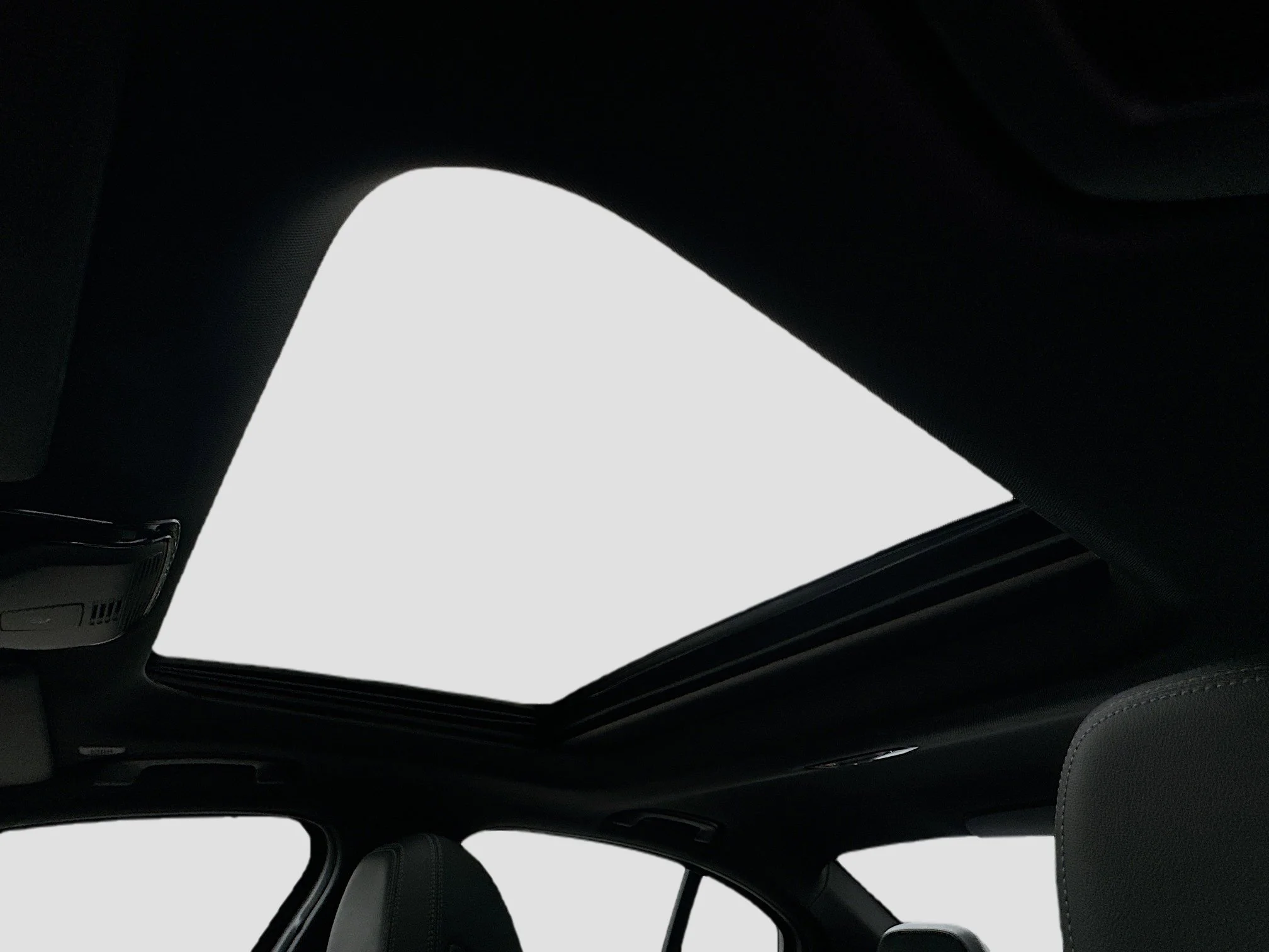 2024 BMW 3 Series 330i - Photo 15