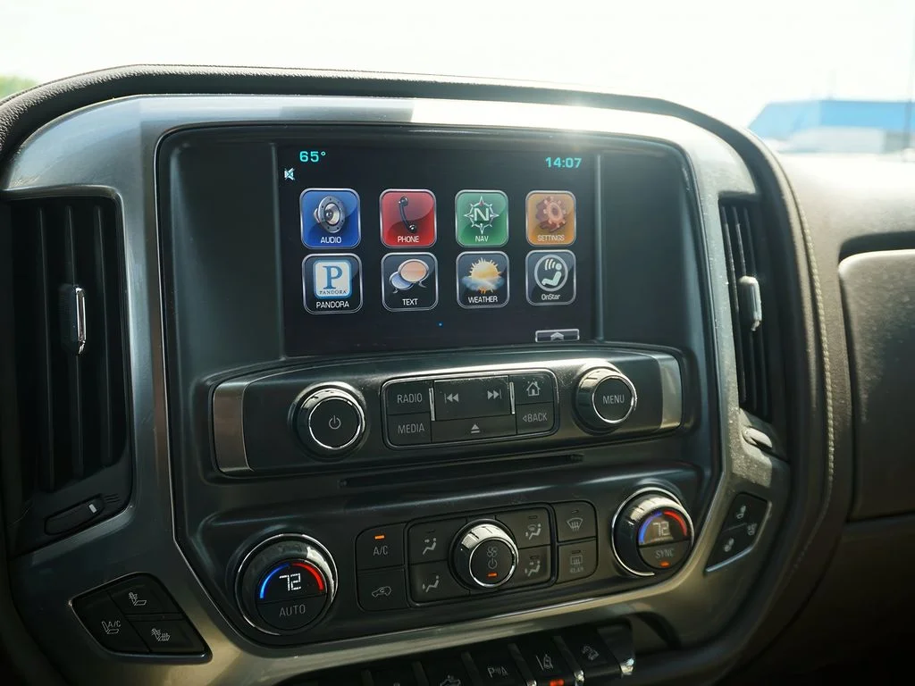 Used 2015 DEEP OCEAN BLUE METALLIC Chevrolet LTZ image 27