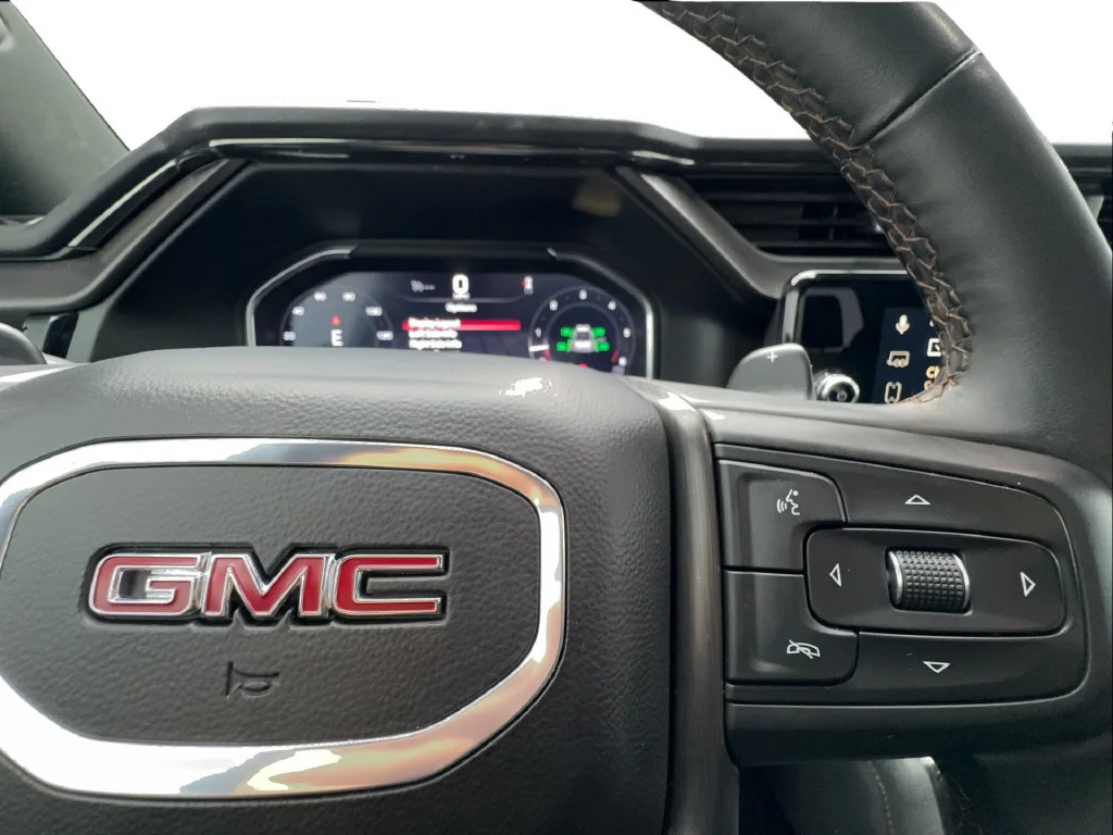 Used 2025 White GMC AT4 image 47