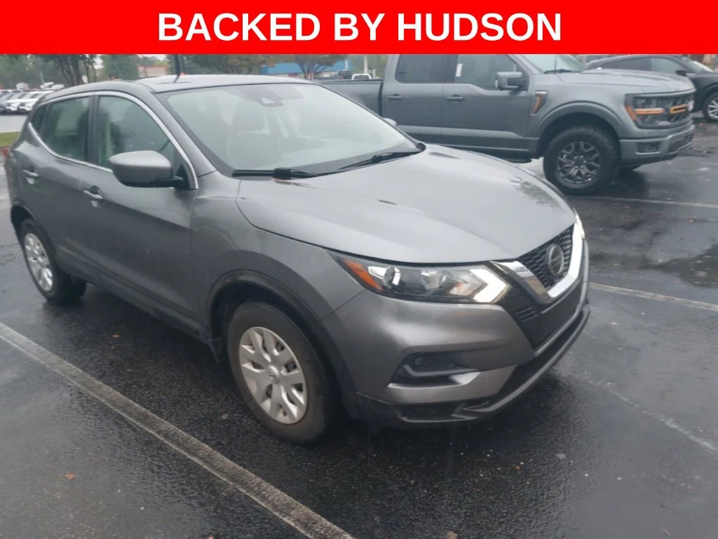 Used 2020 Gray Nissan S image 3