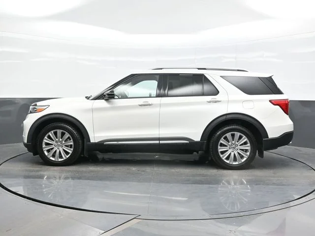 Used 2021 White Ford Limited image 4