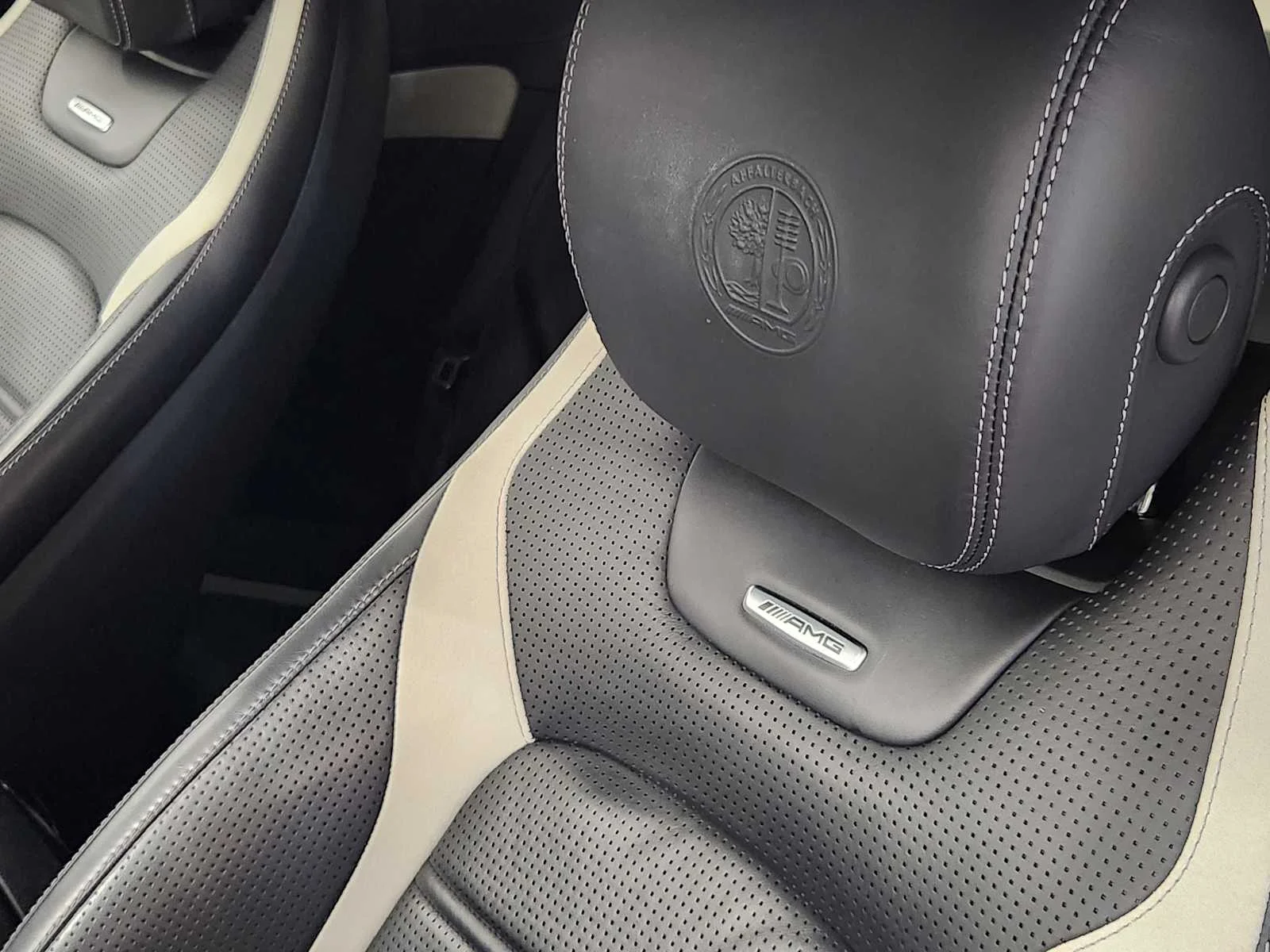 Used 2023 MANUFAKTUR Diamond White Metallic Mercedes-Benz AMG® C 63 S image 22
