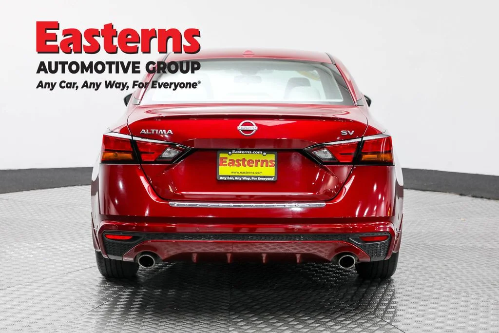 Used 2023 Red Nissan 2.5 SV image 6
