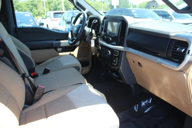 Used 2021 Silver Ford XLT image 32