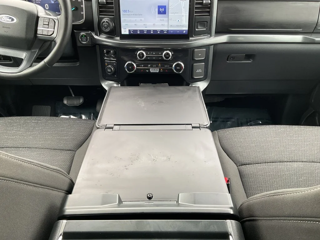 Used 2023 Black Ford XLT image 28
