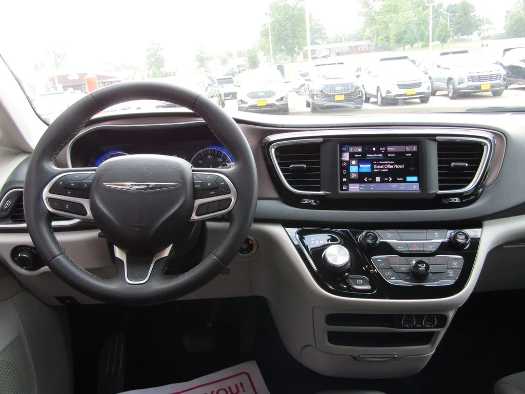 Used 2023 White Chrysler LX image 5