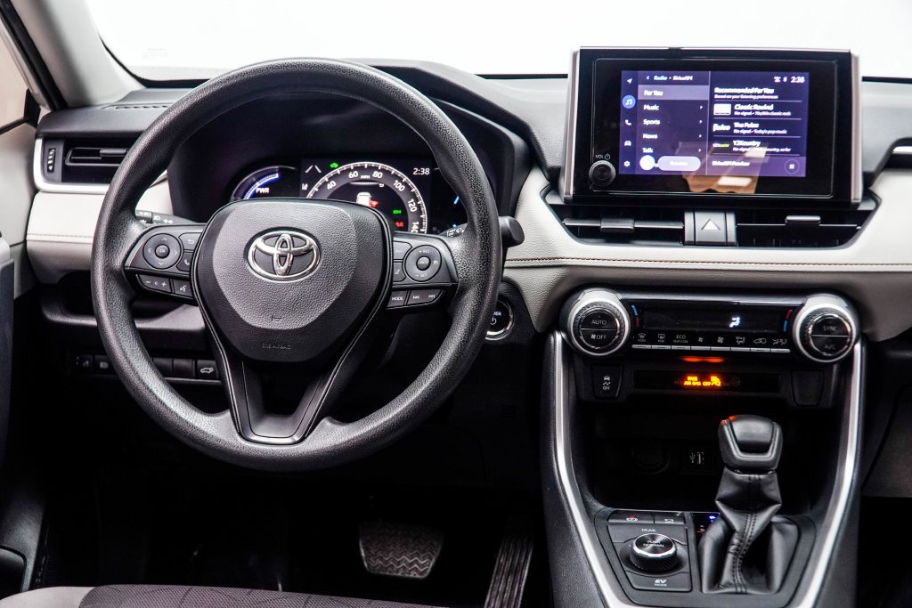 Used 2025 White Toyota XLE image 20