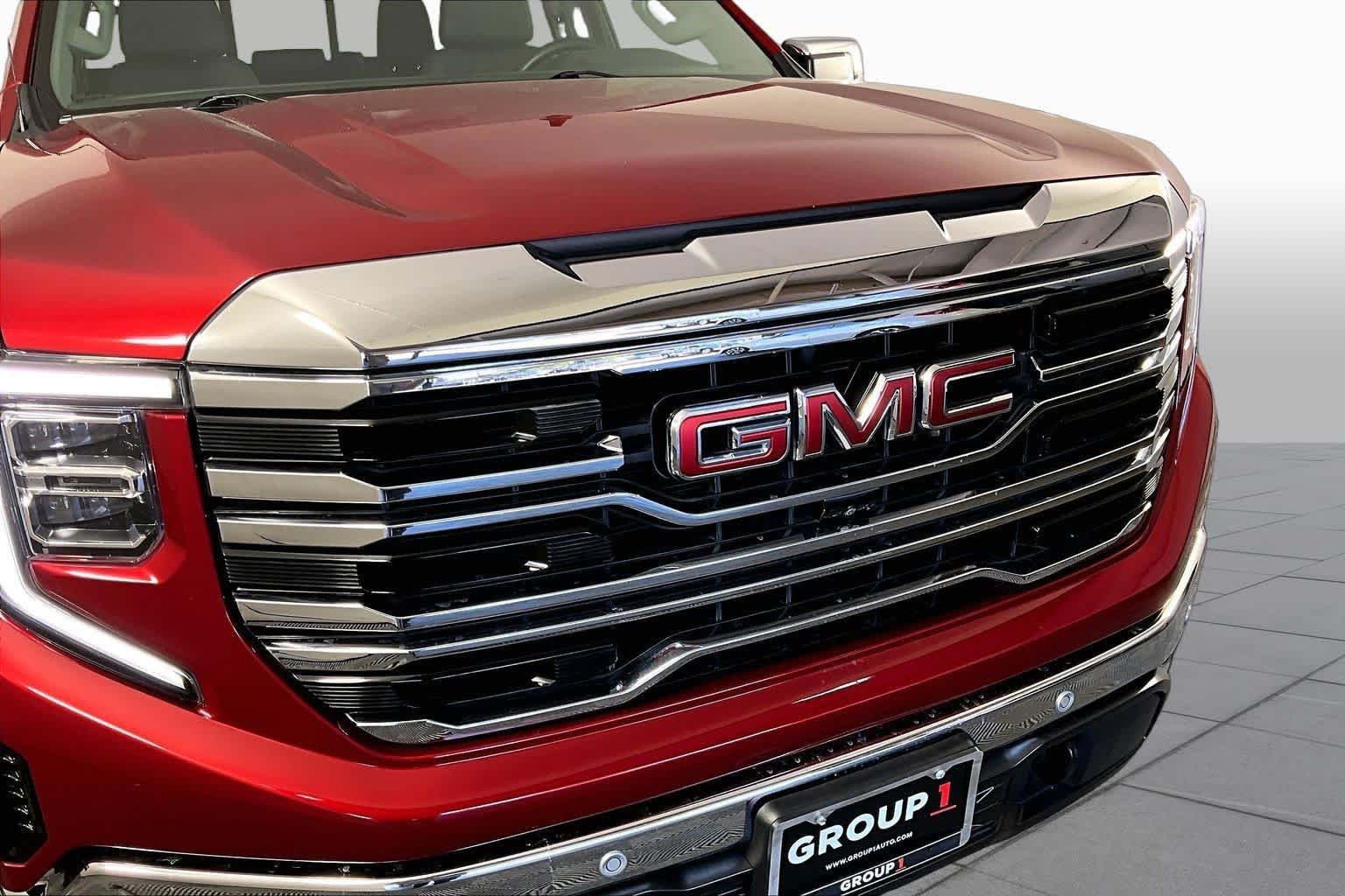 Used 2023 Volcanic Red Tintcoat GMC SLT image 28