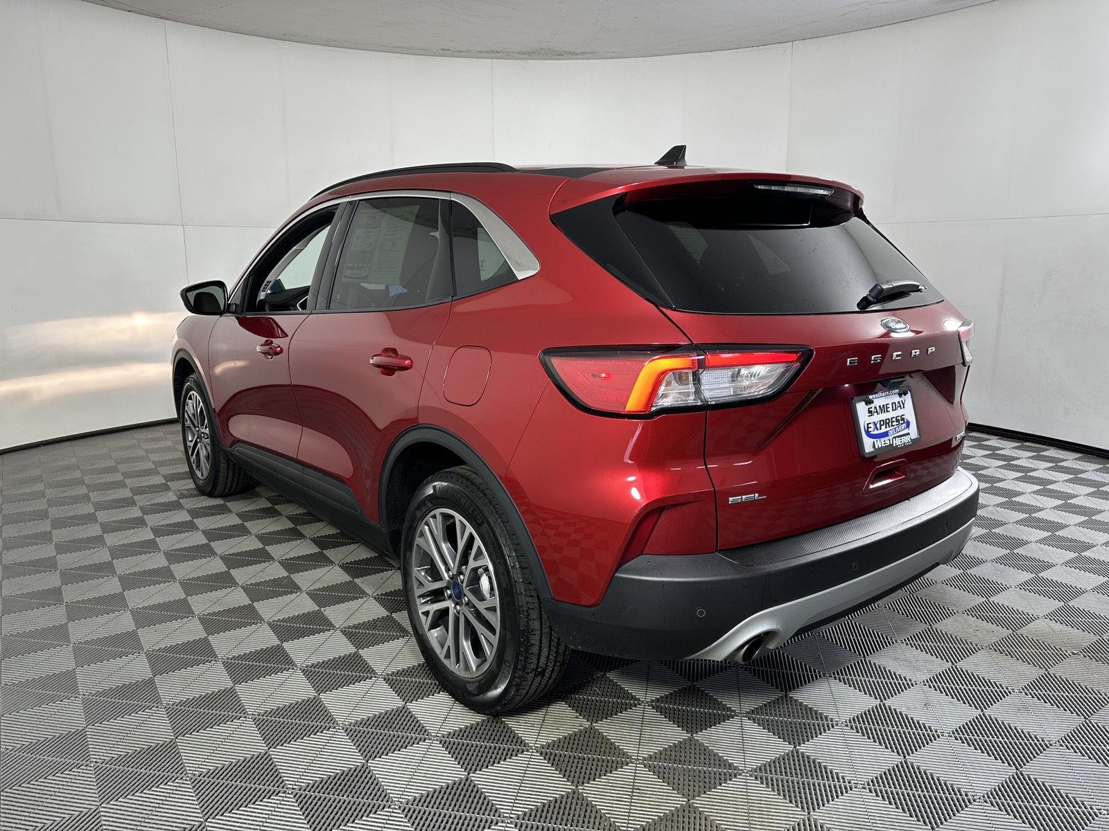 Used 2021 Rapid Red Metallic Tinted Clearcoat Ford SEL image 24