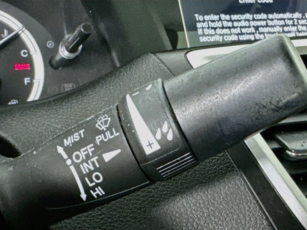Used 2014 Silver Honda EX-L image 14