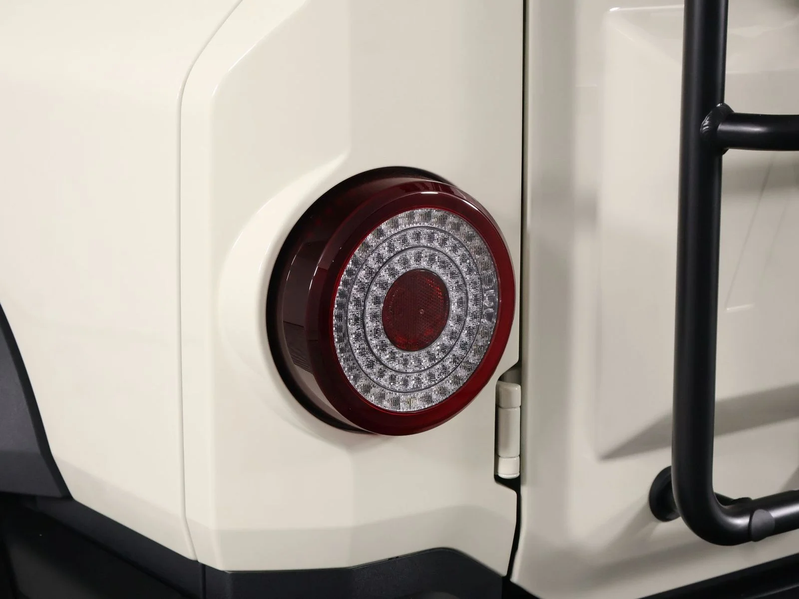 New 2026 Scottish White INEOS Fieldmaster Edition image 18