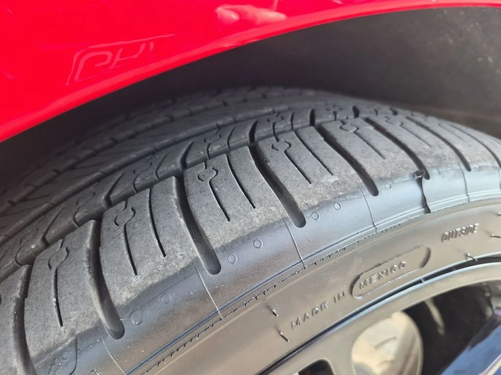 Used 2014 Red Chevrolet Z51 image 17